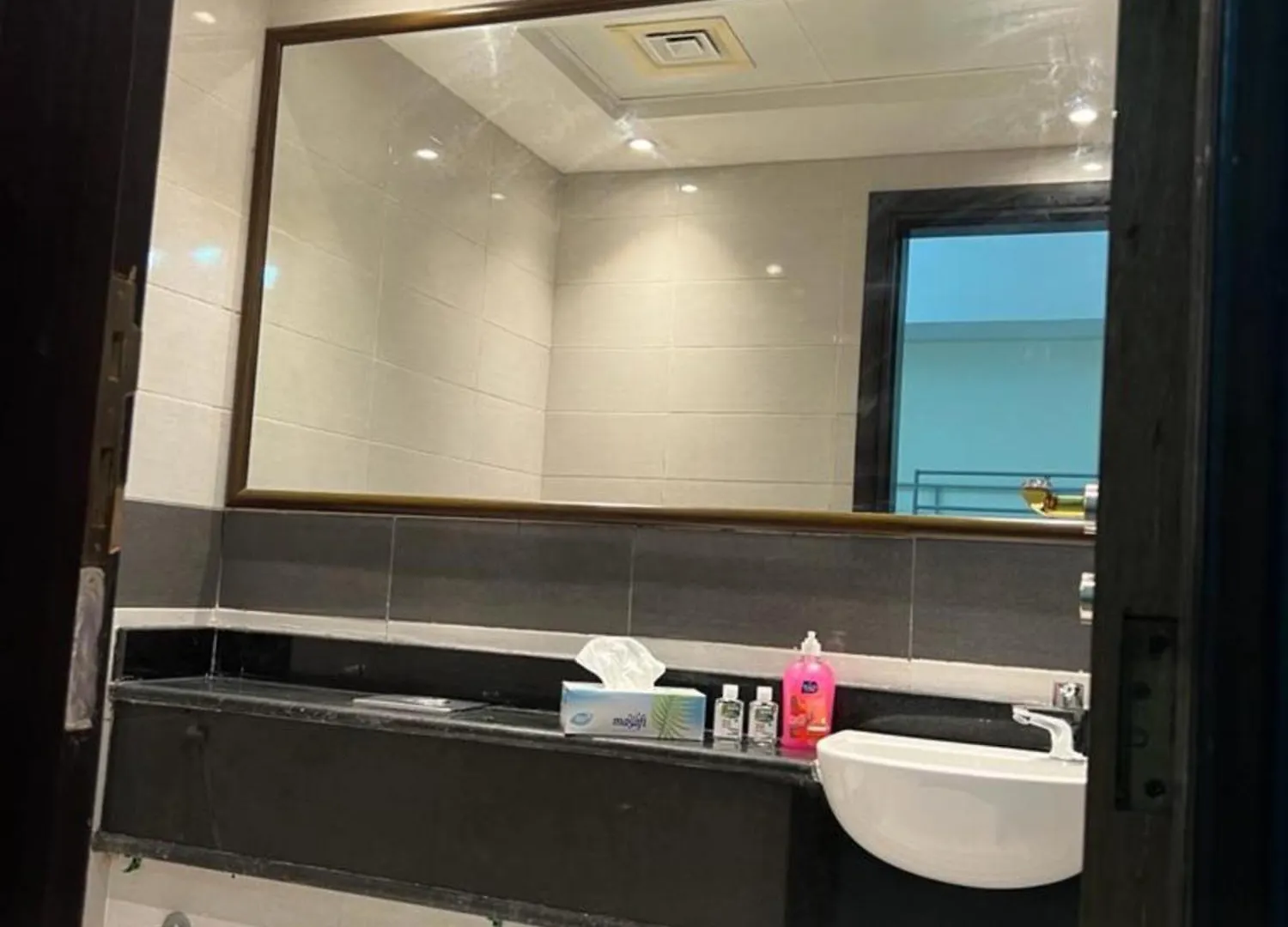 Sky Inn Hostel For Males Dubai