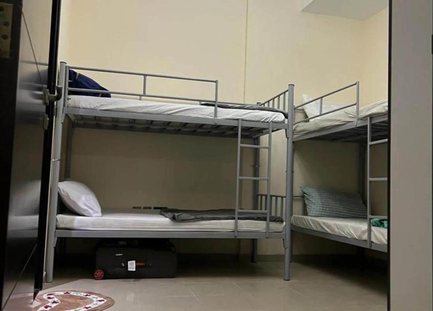 Sky Inn Hostel For Males Dubai